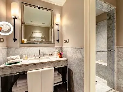 Rocco Forte Hotel Savoy Florencie 5*,