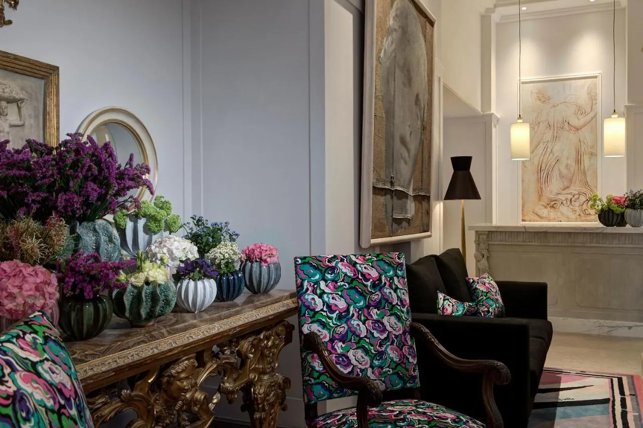 Rocco Forte Hotel Savoy Florence 5*,
