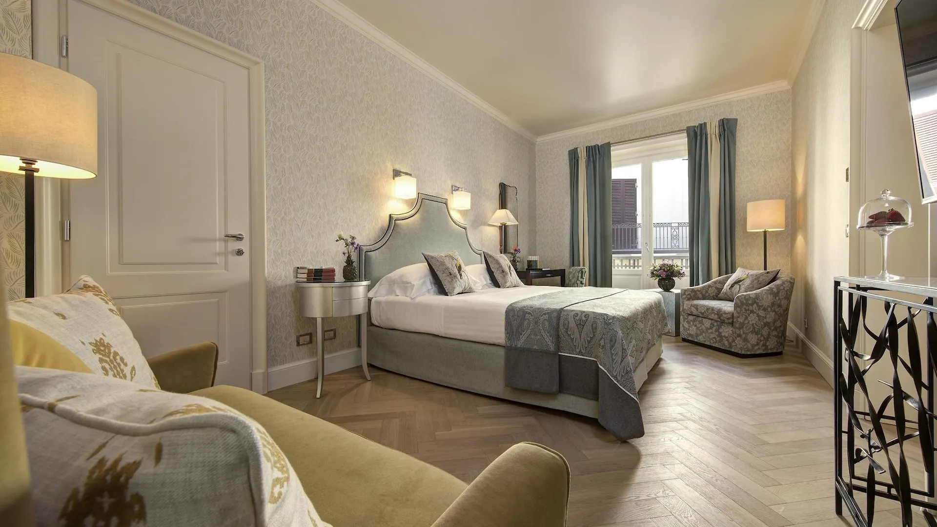 Rocco Forte Hotel Savoy Florence 5*,